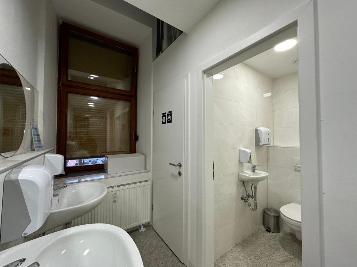 Hostel Opera Ljubljana Luaran gambar