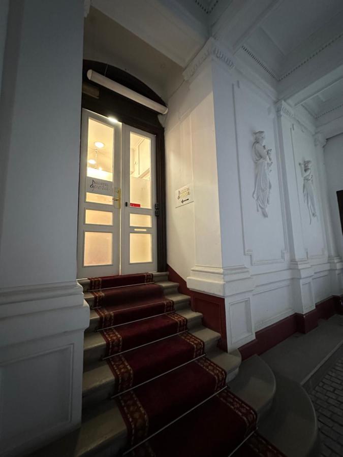 Hostel Opera Ljubljana Luaran gambar