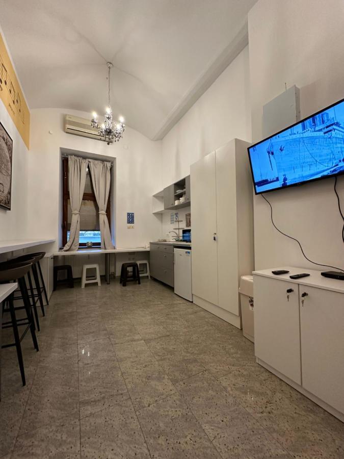 Hostel Opera Ljubljana Luaran gambar